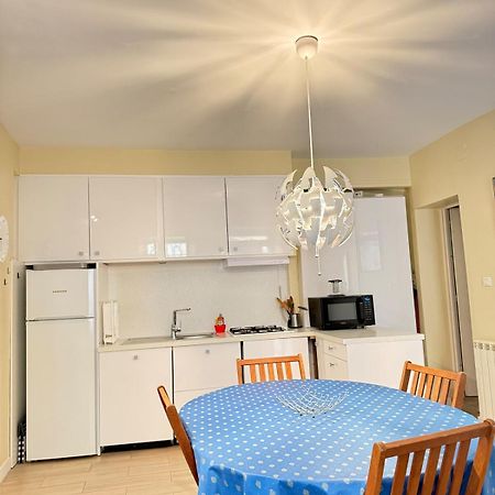 Le Favorin 1 Apartment Arles Ngoại thất bức ảnh